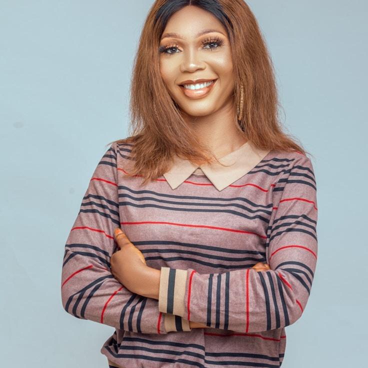 Aarav Kapoor, Client Relations Director, discussing corporate gifting strategy with business clients